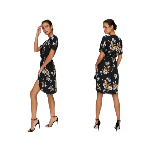 Babaton Dresses & Skirts - Babaton Wallace Wrap Dress Size L Floral Wedding Business Casual Floral Feminine